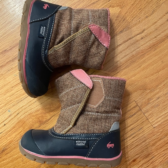 Waterproof see Kai run insulated boots size 7 - Picture 1 of 1